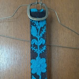 Pistil blue and black floral print belt